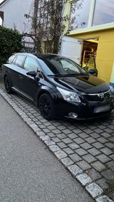 Toyota Avensis TÜV neu Standheizung Automatik - Toyota Avensis aus 2009 mit Diesel-Antrieb
