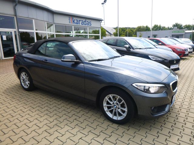 Fahrzeugabbildung BMW 218i Cabrio >NAV/PDC/Sitzheiz/Bluetooth