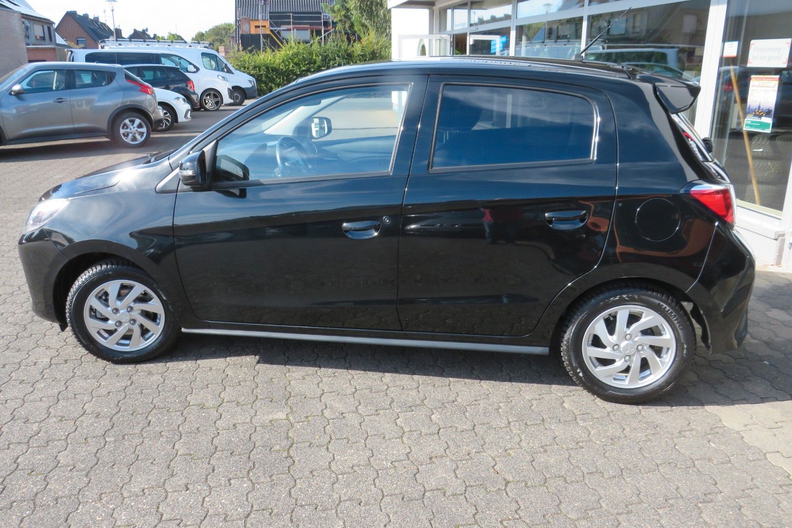 Fahrzeugabbildung Mitsubishi Space Star Edition SITZH. DAB KLIMA GRA ALU 1.HD