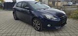 Ford Focus Lim. Titanium - Ford Focus mit Benzin-Antrieb: Kleinwagen, Automatik