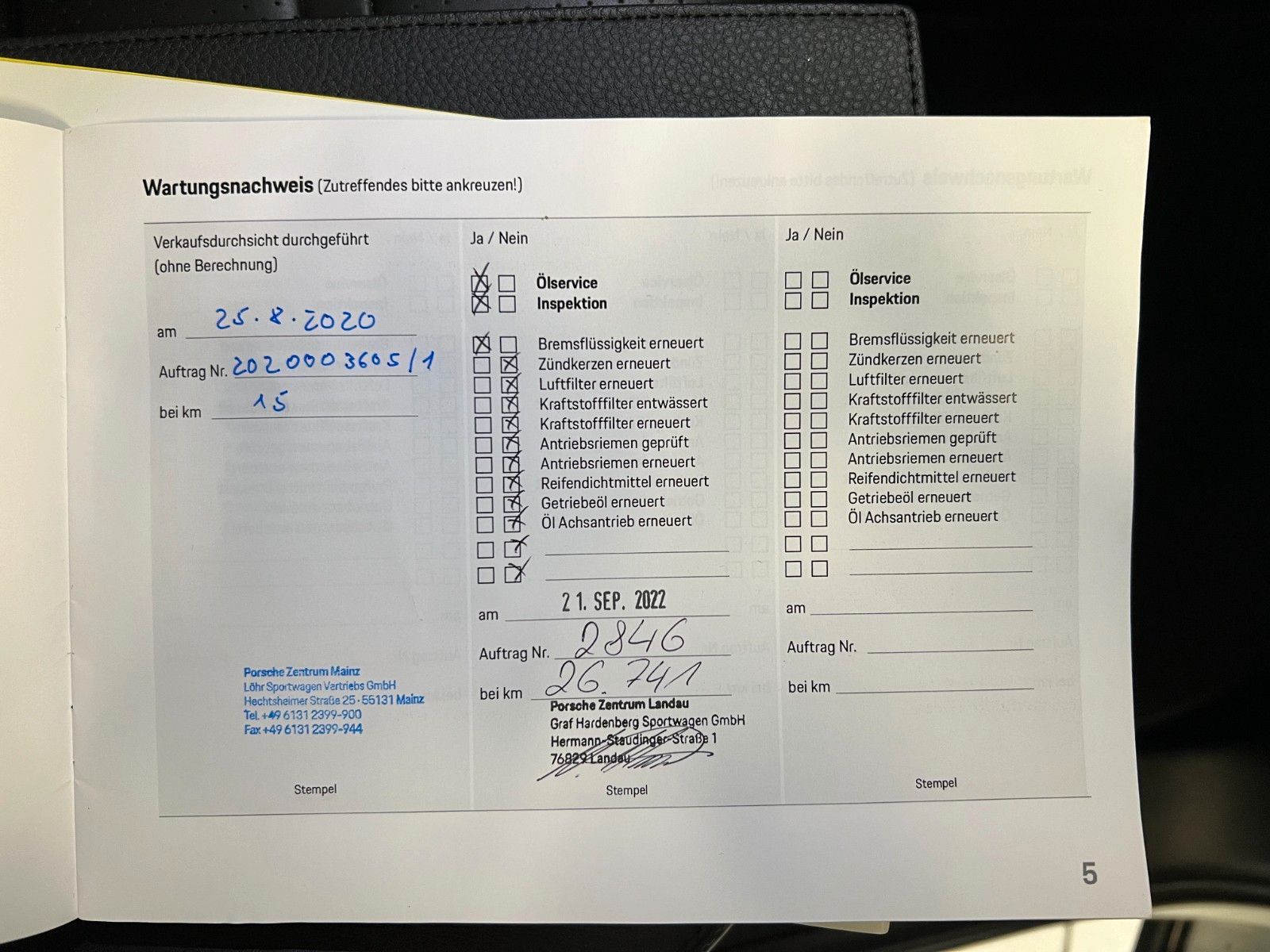 Fahrzeugabbildung Porsche Cayenne GTS Panorama, AHK, 21Zoll, SportChrono