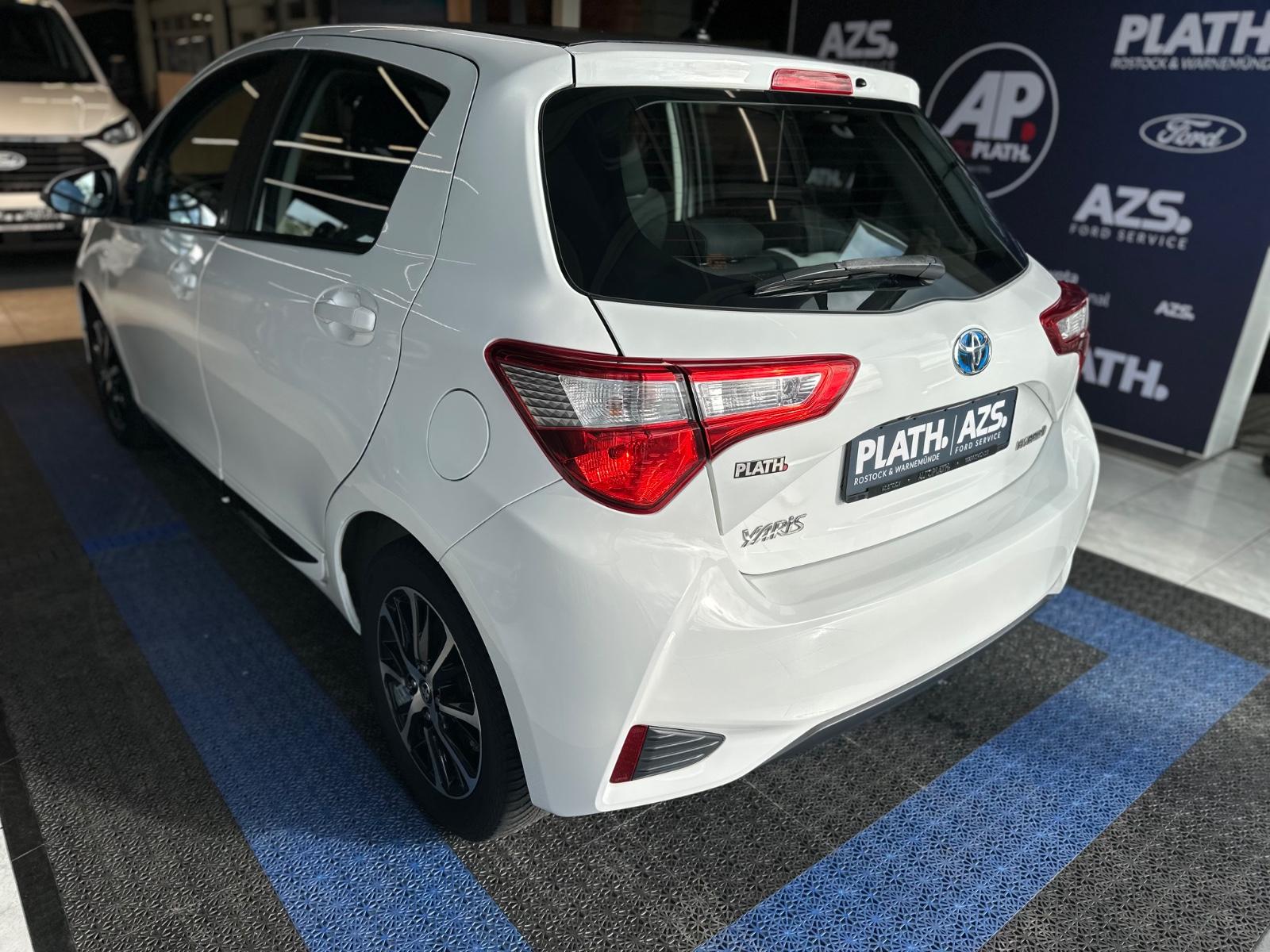 Toyota Yaris Hybrid Team D
