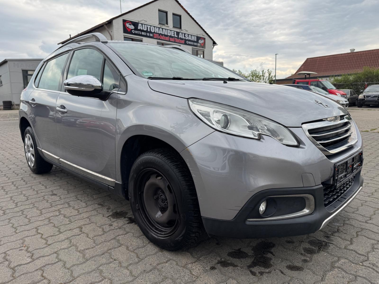 Peugeot 2008 Allure TEMPOMAT/SHZ/EPH/MFL/AHK/NAVI/90TKM