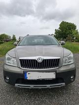 Skoda Octavia 1.8 TSI 4x4 Scout Combi Scout - Skoda Octavia aus 2012 mit Benzin-Antrieb: Kombi, 1.4