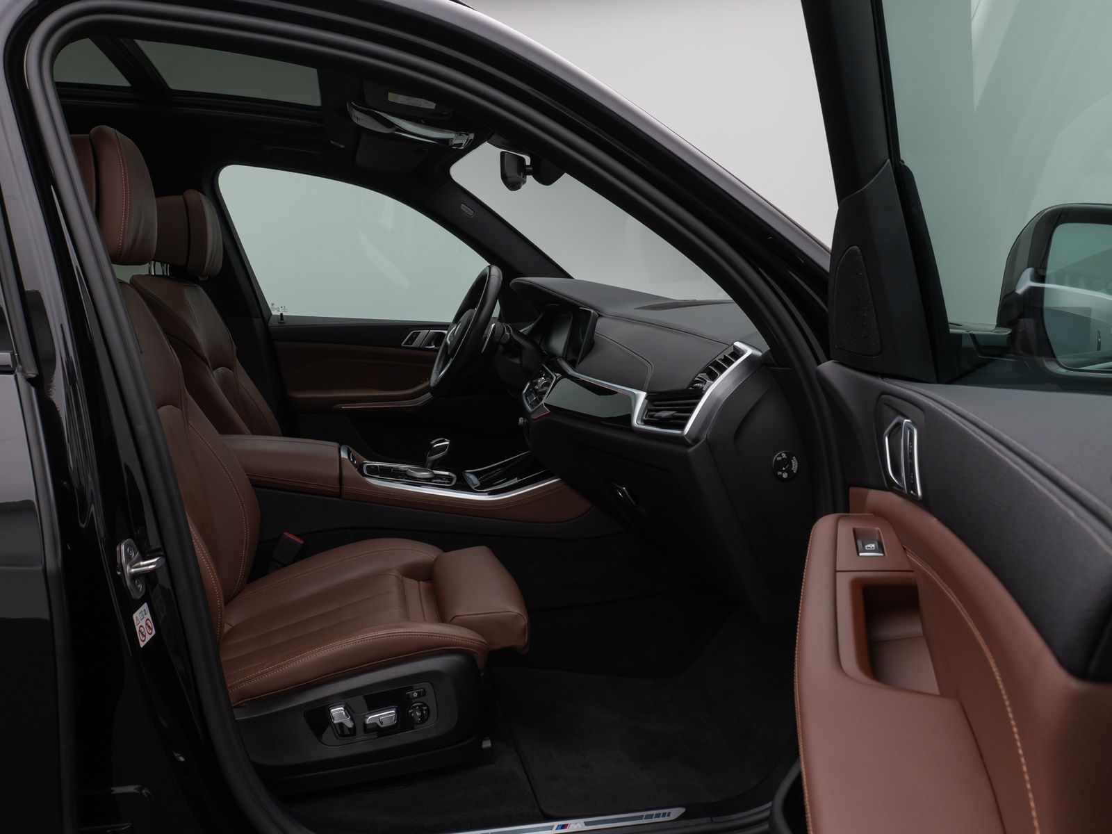 Fahrzeugabbildung BMW X5 xD30d M Sport Panorama Laser Kamera HUD HiFi