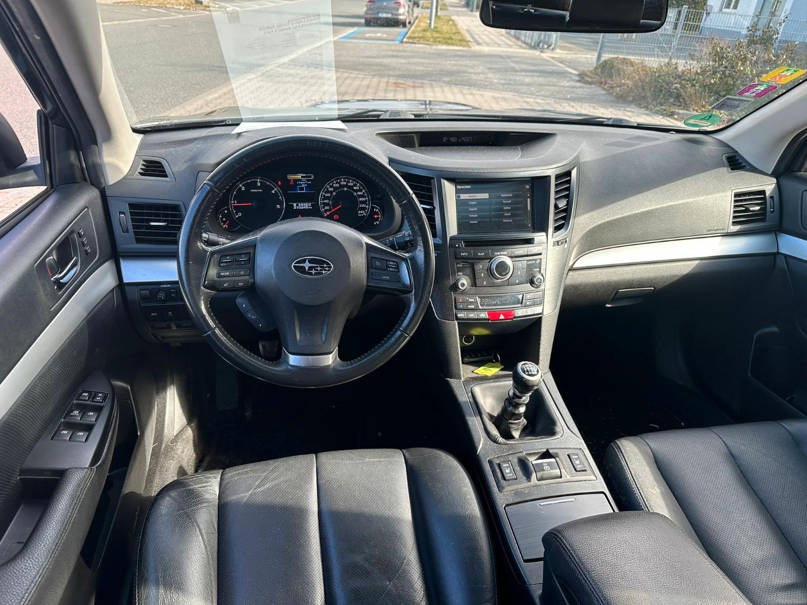 Subaru Legacy Kombi/ Outback Comfort*Leder*Xenon*8 Fach