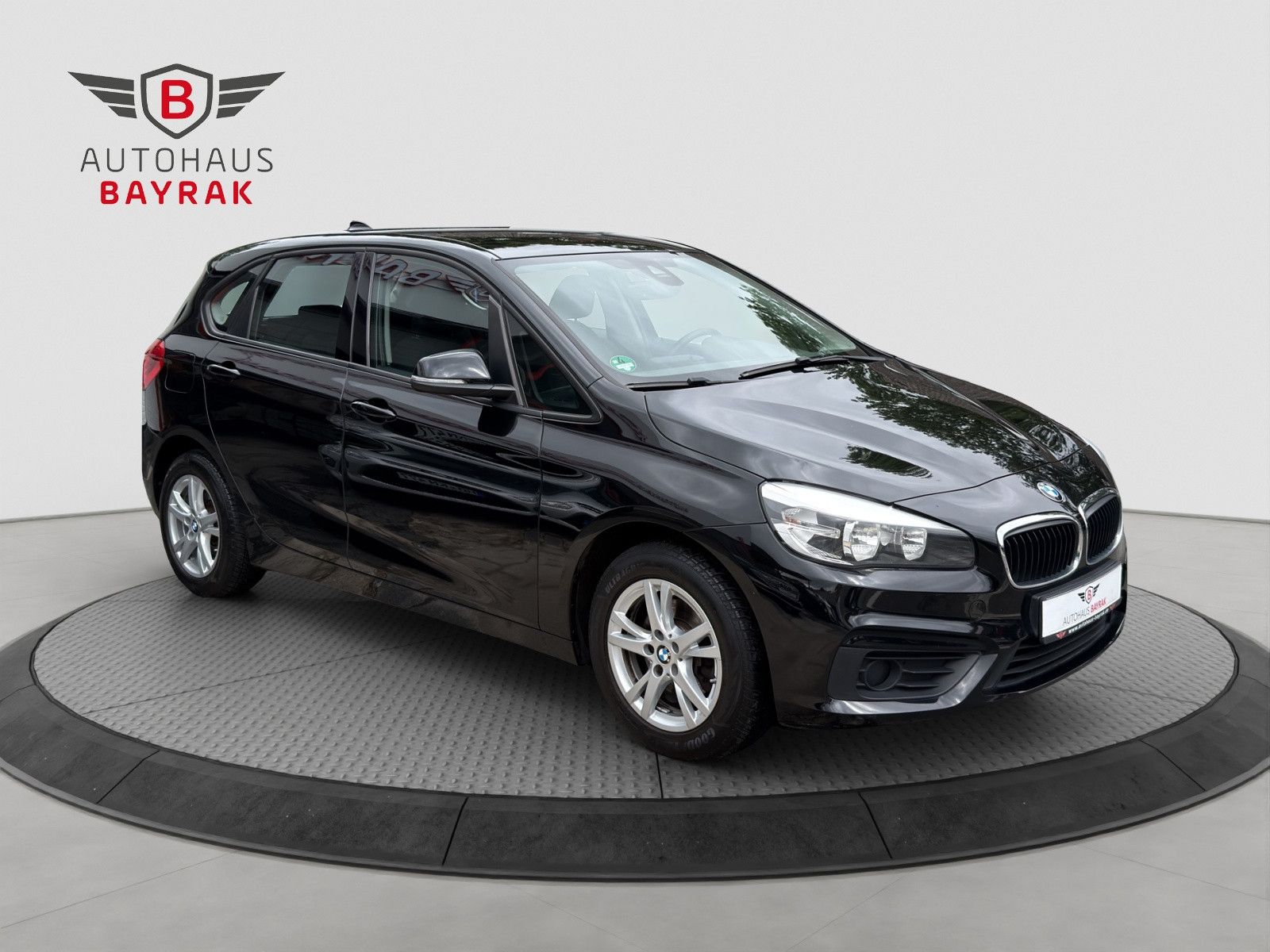 BMW 218 Active Tourer SHZ/PDC/AHK/AUTOMATK/TÜV-NEU
