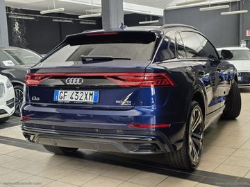 Audi Q8 - 6