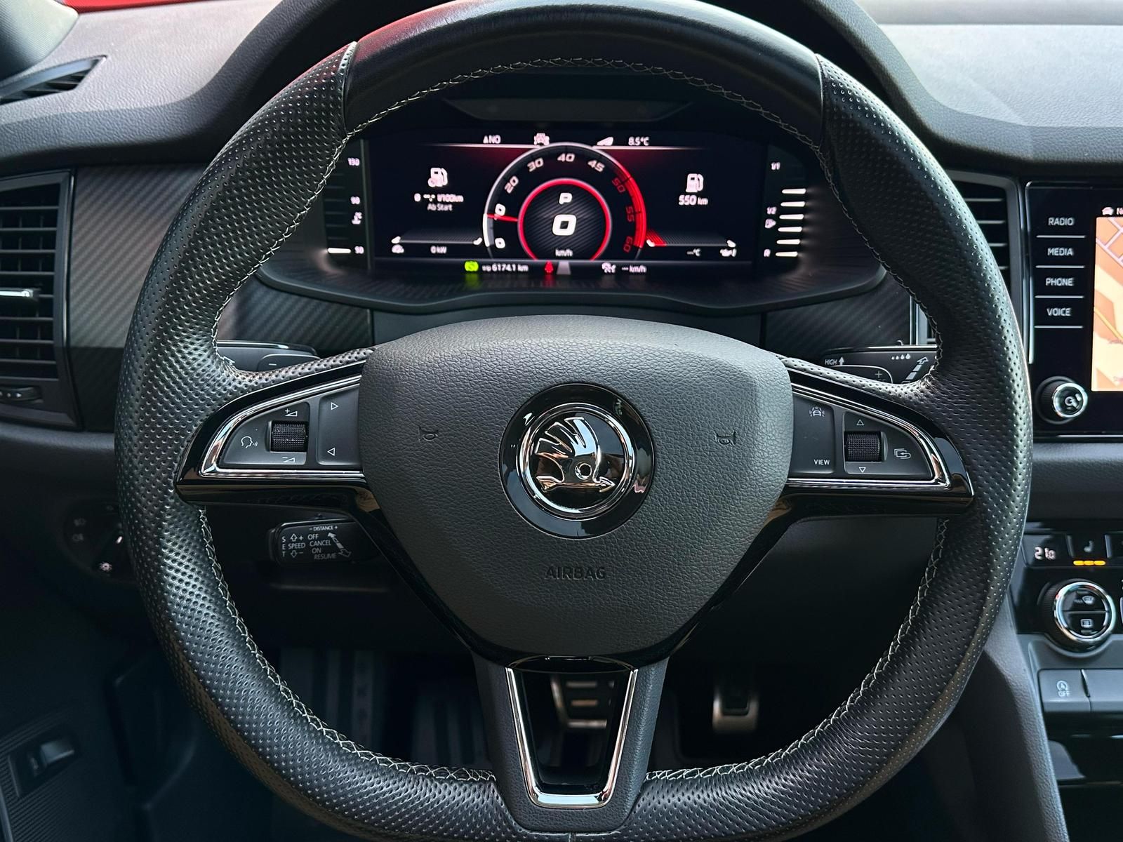 SKODA Kodiaq 2.0TDI SPORTLINE 4x4 LED#AHK#ACC#PANO#CAM - Image 11