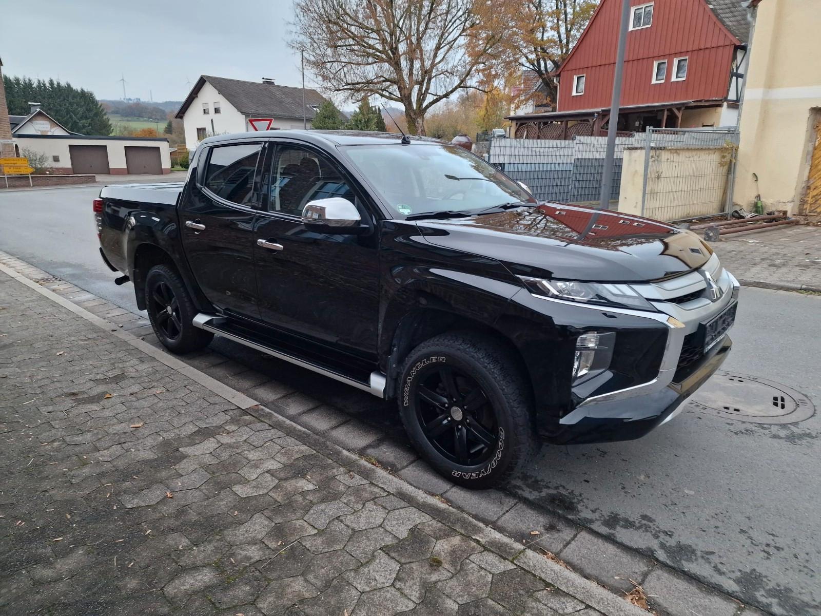 Mitsubishi L200 2-2d Select Doka 8-fach bereift