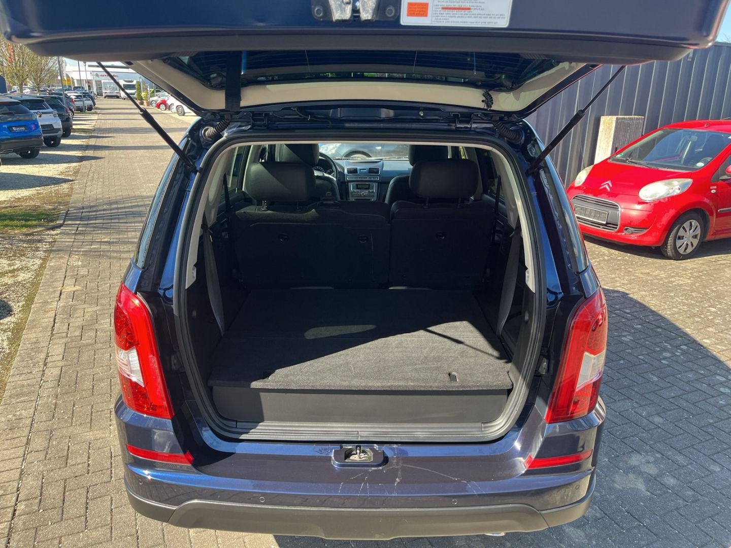 Fahrzeugabbildung Ssangyong REXTON e-XDi W Sapphire 2.2 4WD Klimaautom 7-Sit