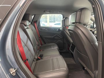 Porsche Cayenne - 11