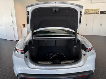 2021 Porsche TAYCAN — миниатюра 17