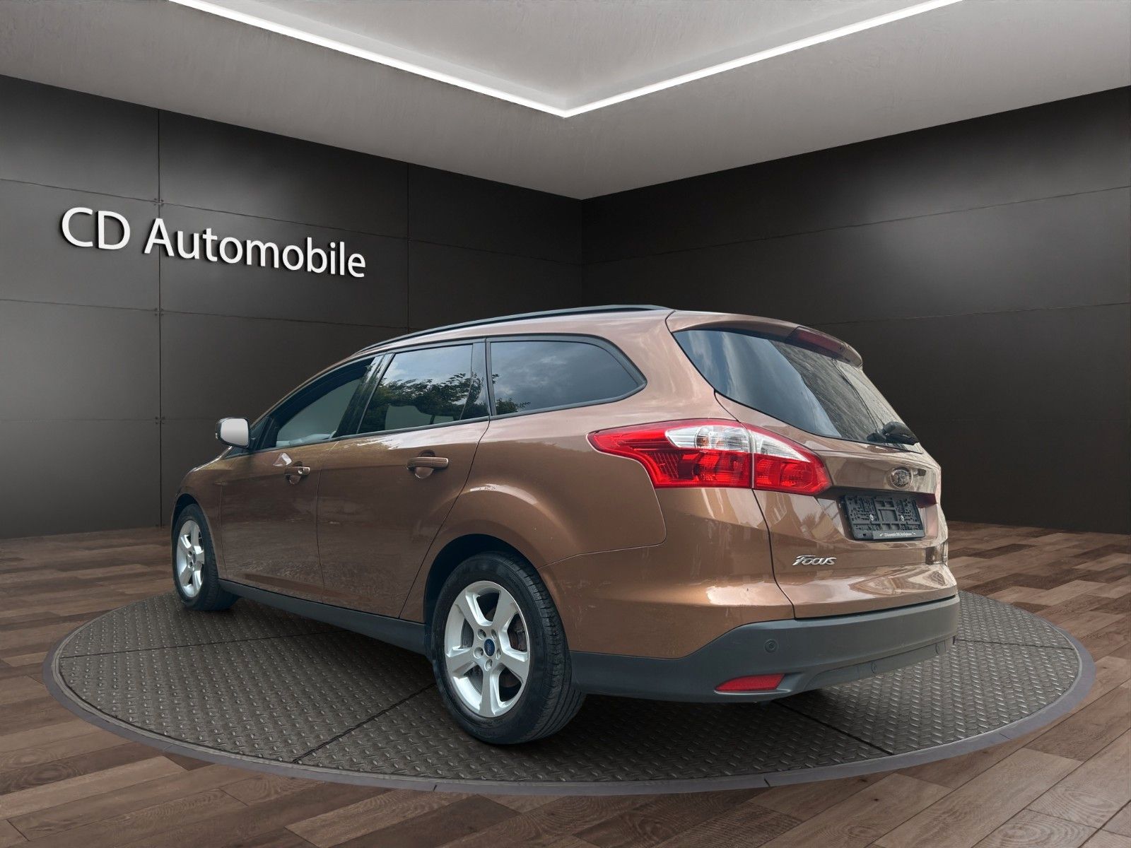 Fahrzeugabbildung Ford Focus Turnier Sync/TÜV, Service&Zahnriemen Neu /