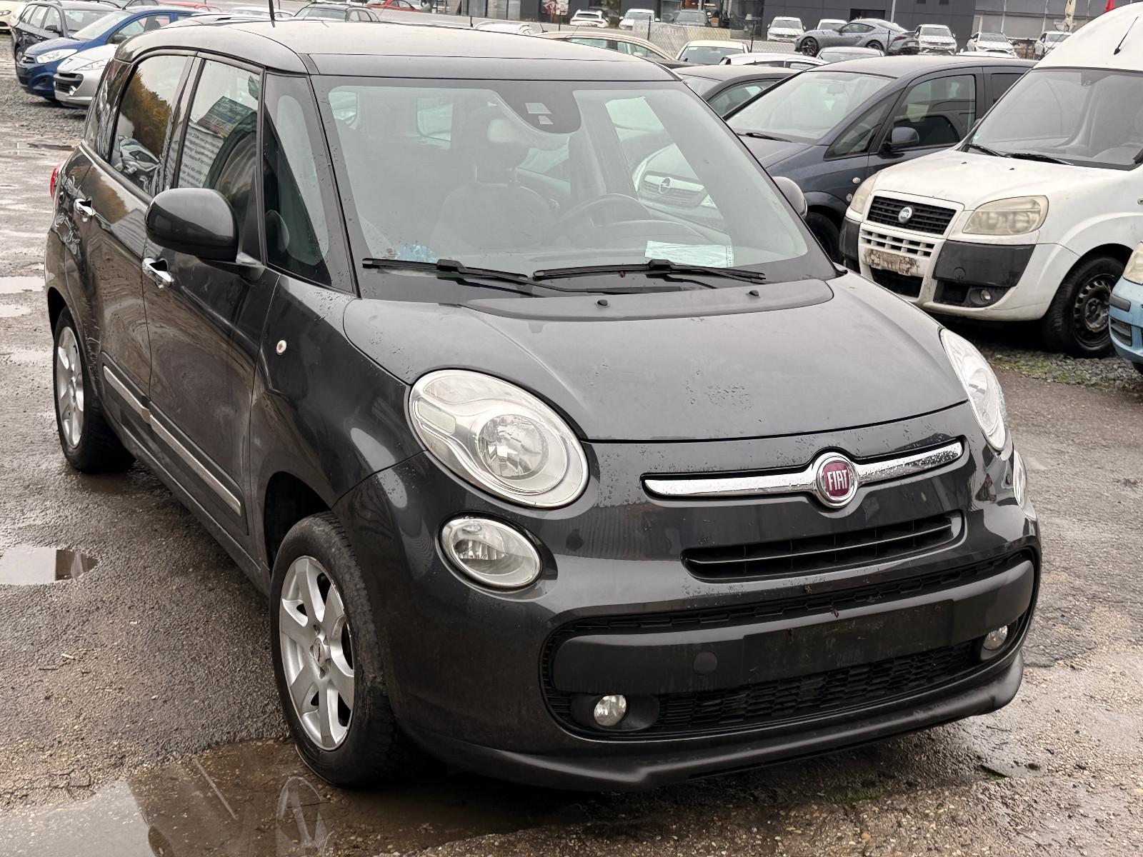 Fiat 500L 2013 — interior