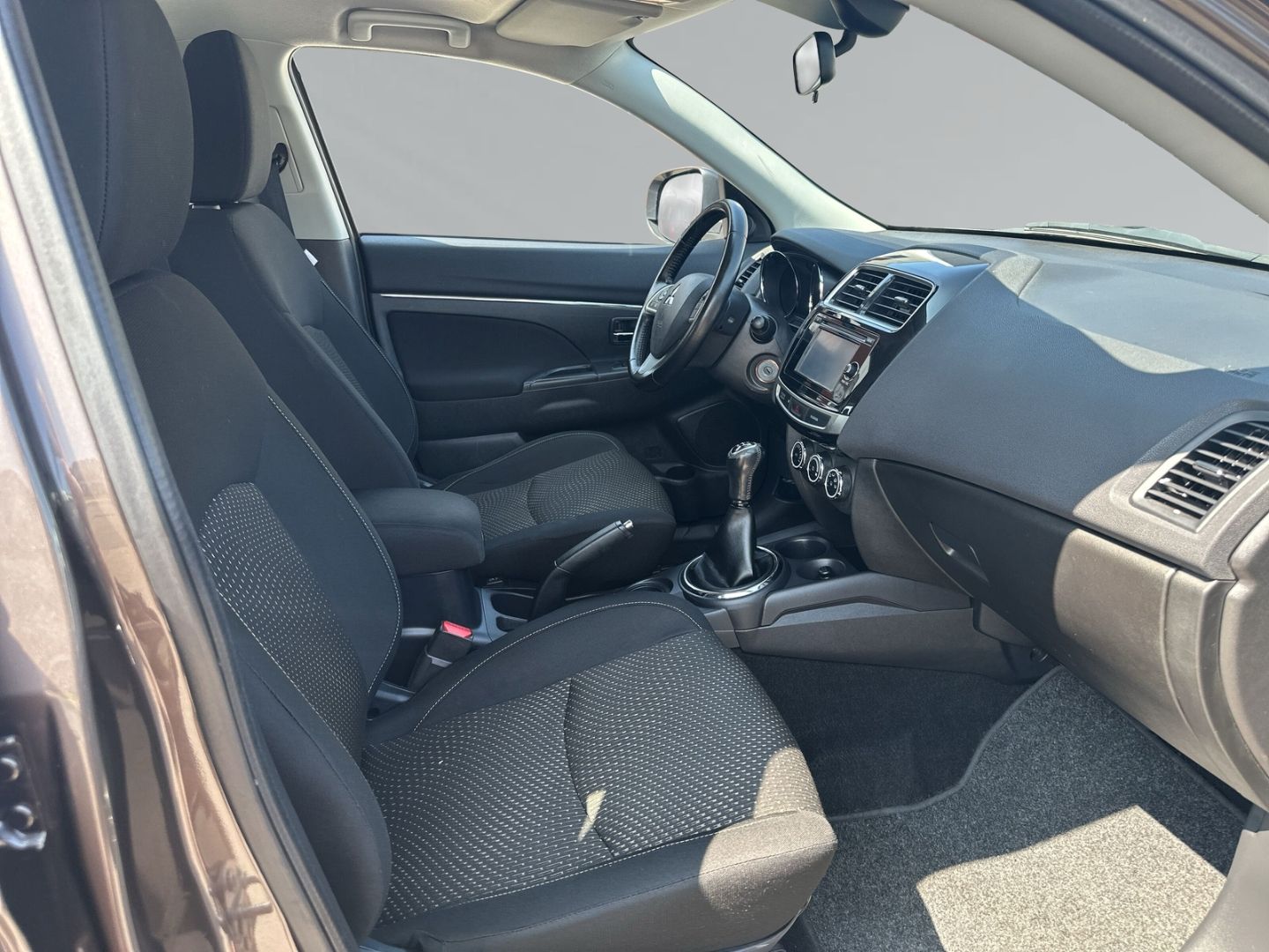 Fahrzeugabbildung Mitsubishi ASX Kollektion 2WD MIVEC 1.6 Klassik + Klimaauto