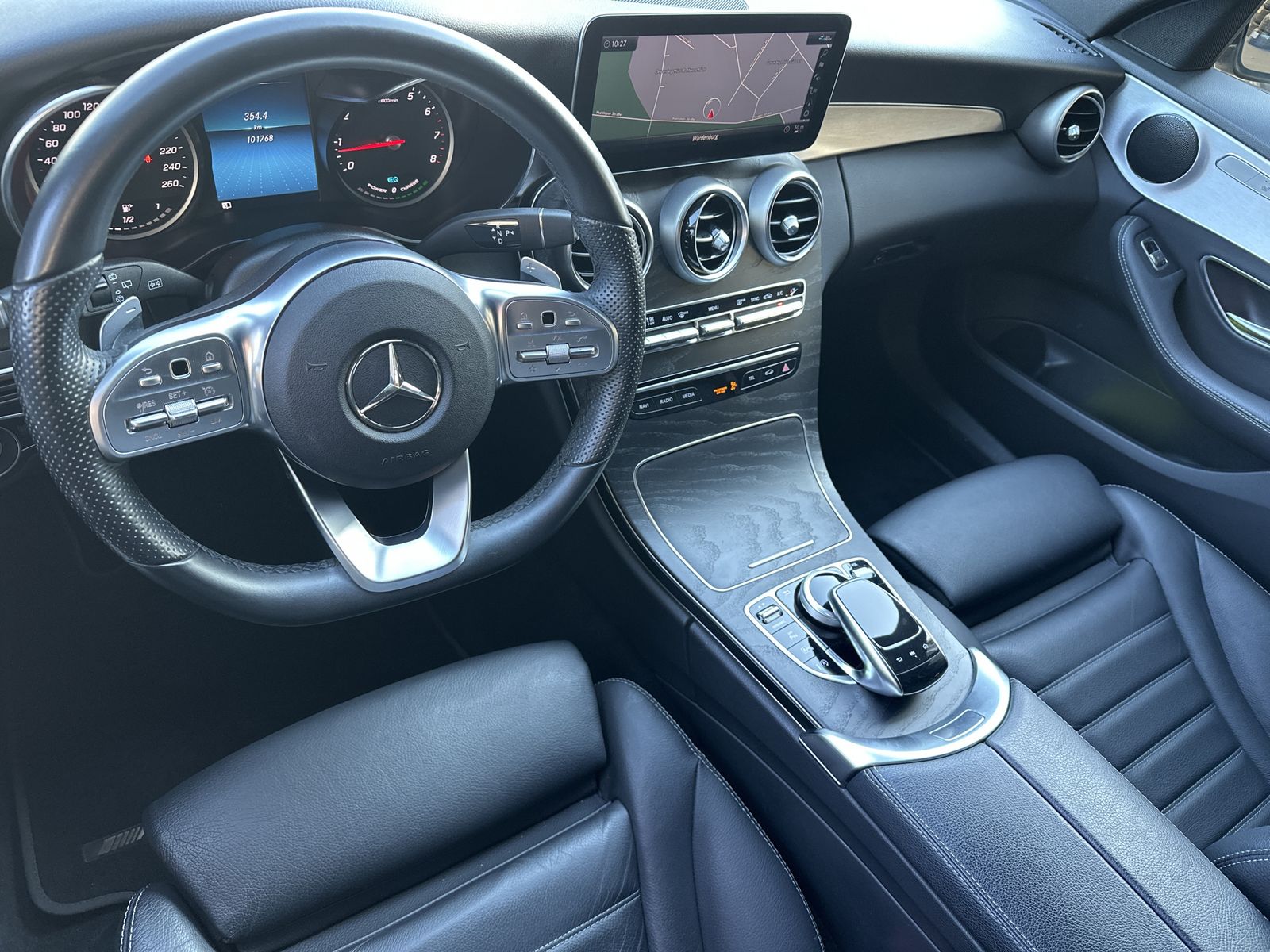 Fahrzeugabbildung Mercedes-Benz C 300 T AMG-Line NAV+LED+CARPLAY+KAMERA+19ZOLL