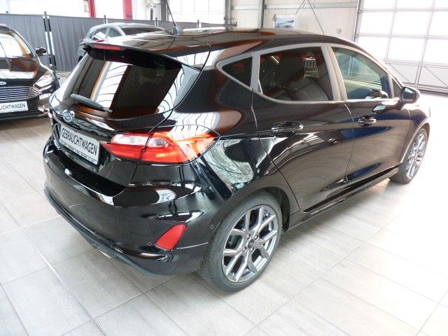 Fahrzeugabbildung Ford Fiesta ST-Line Winterpaket