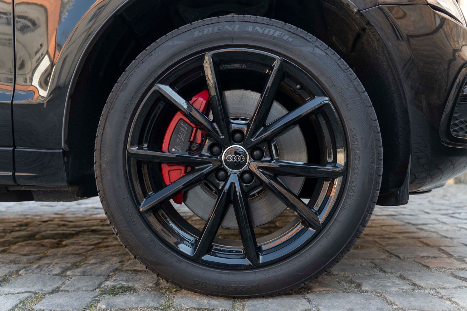 Fahrzeugabbildung Audi SQ5 3.0TFSI QUATTRO B&O BIXENON KAM NAV ALC PANO