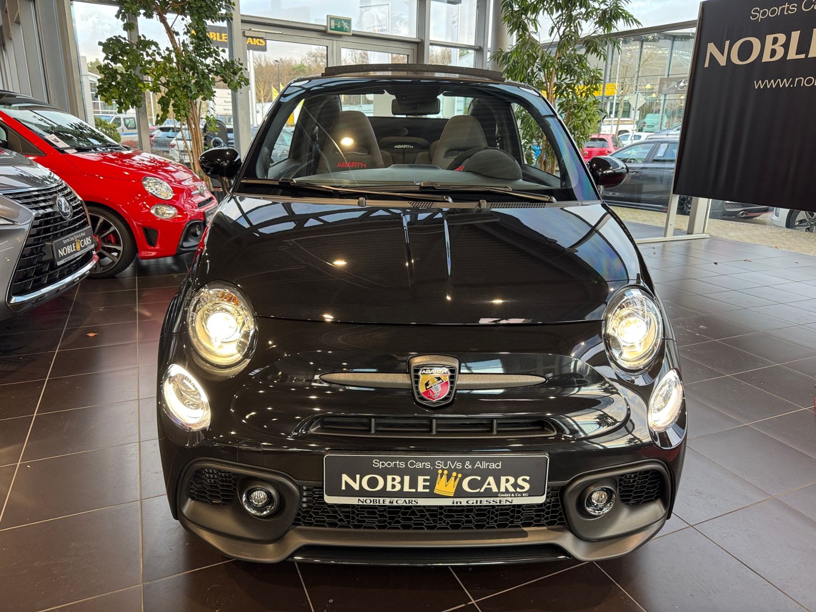 Fahrzeugabbildung Abarth 695C SABELT KLIMA BEATS NAV PDC ALU