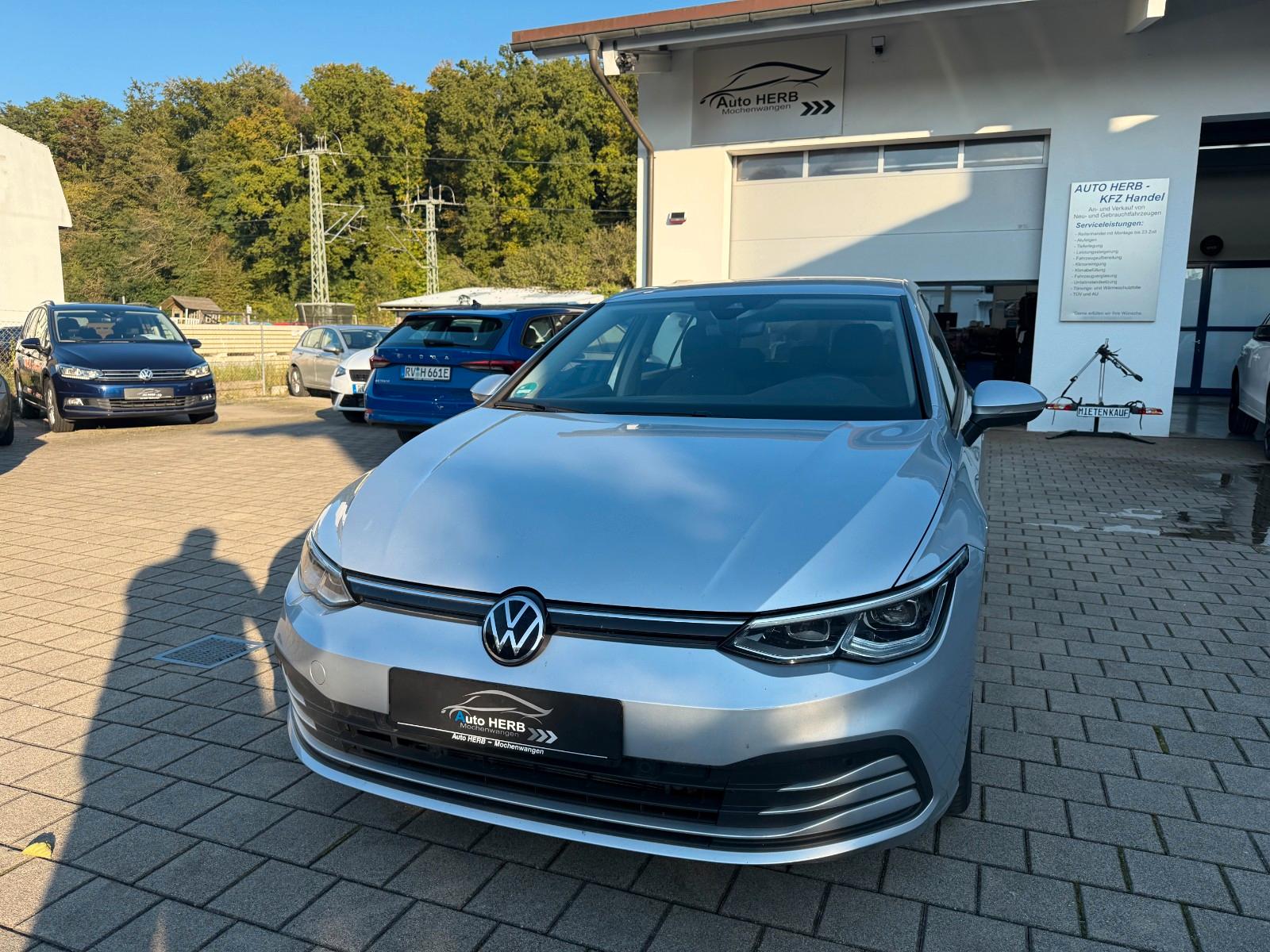 Volkswagen Golf VIII Lim. Life+LED+Virtual Tach.+Alcantara+