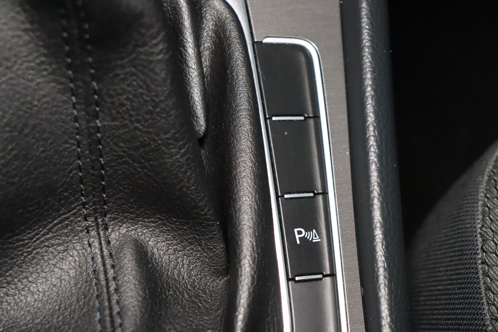 Fahrzeugabbildung Volkswagen Golf 1.4 TSI * PDC * Sitzhzg. * HU/AU neu