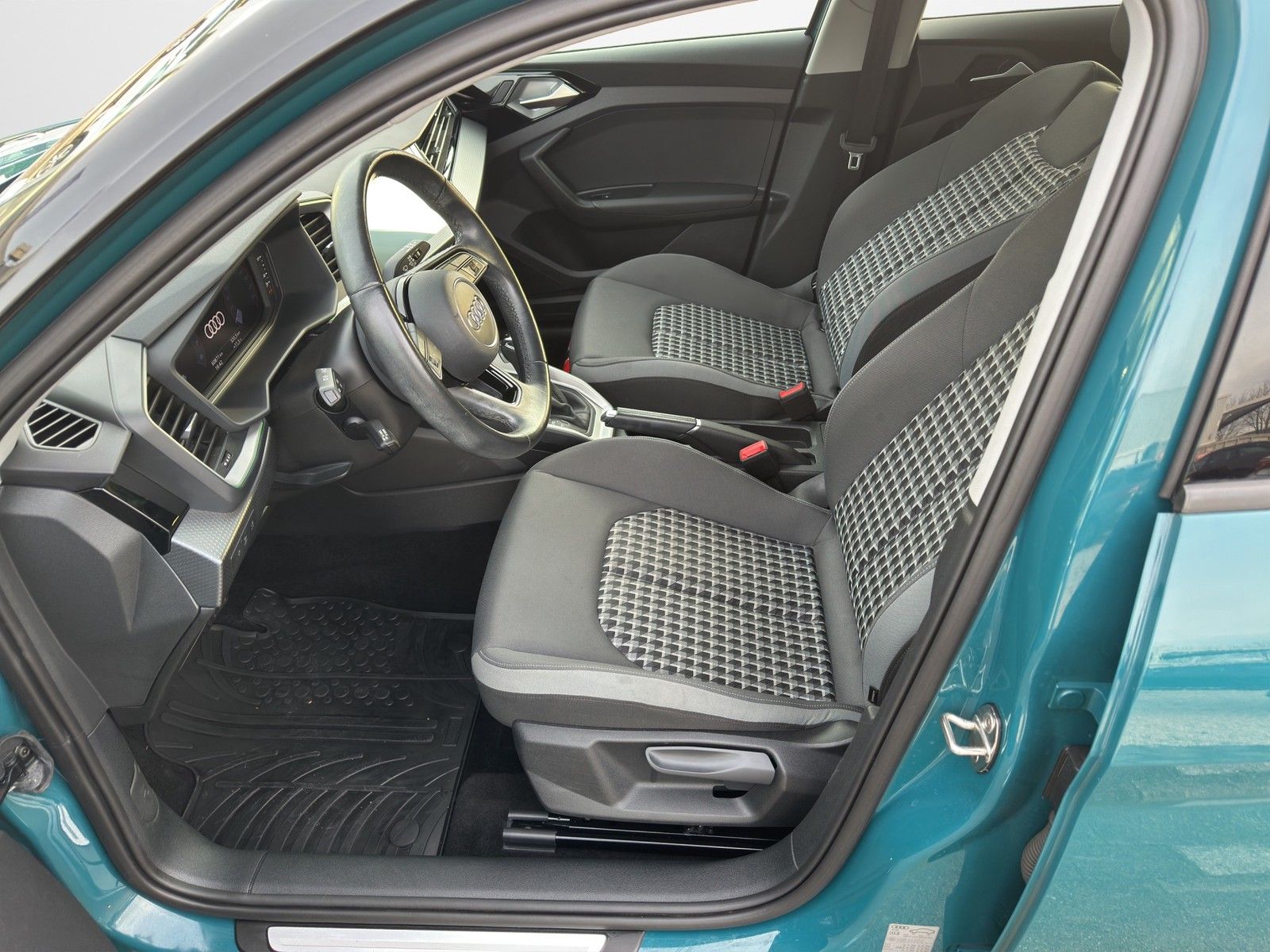 AUDI A1 Sportback 35 TFSI advanced AUTOMATIK / LED / - Image 9