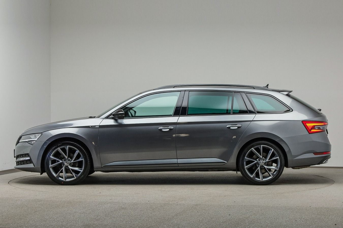 Skoda Superb - Bild 4
