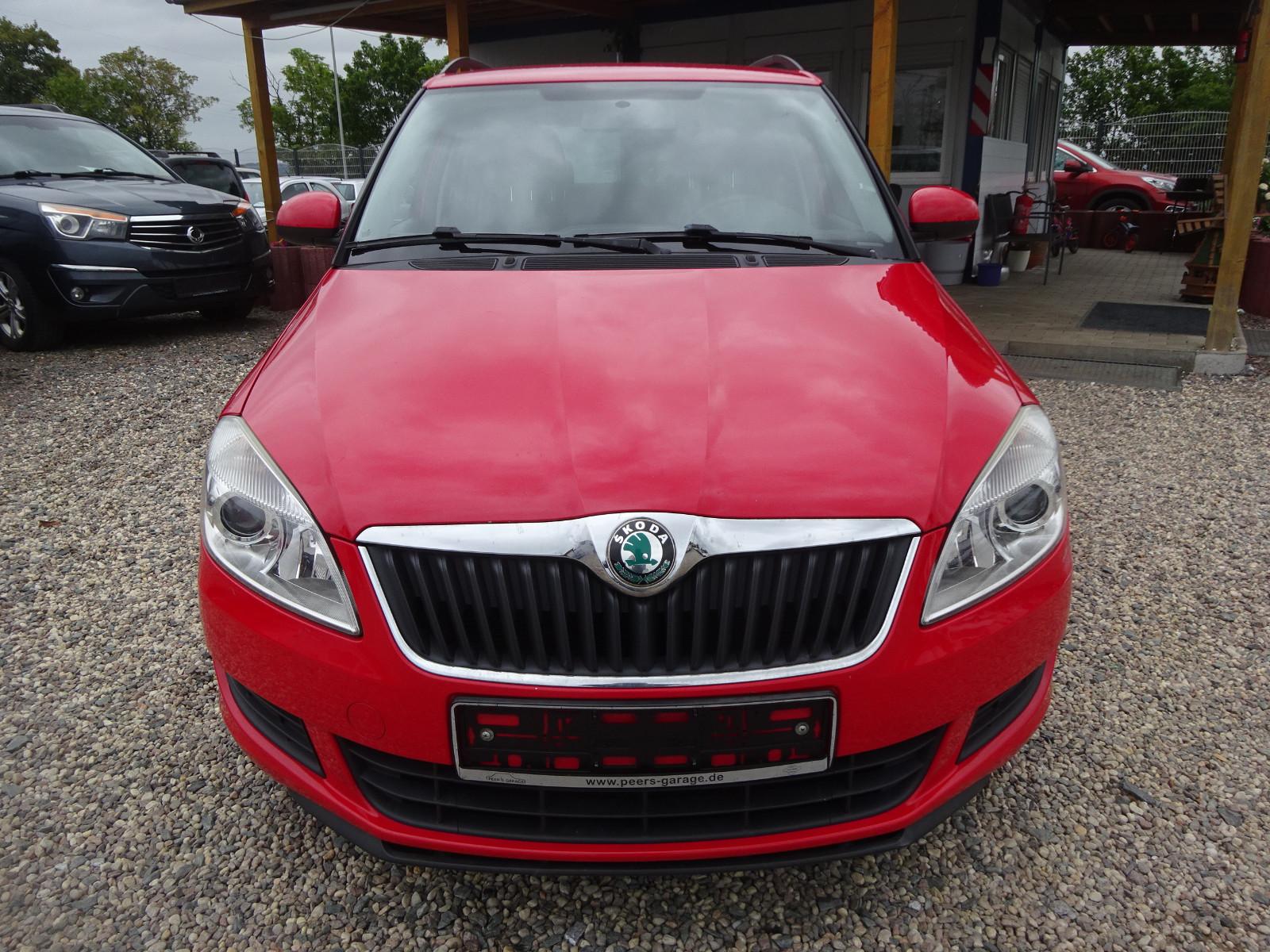 Skoda Fabia 2011 — вигляд ззаду