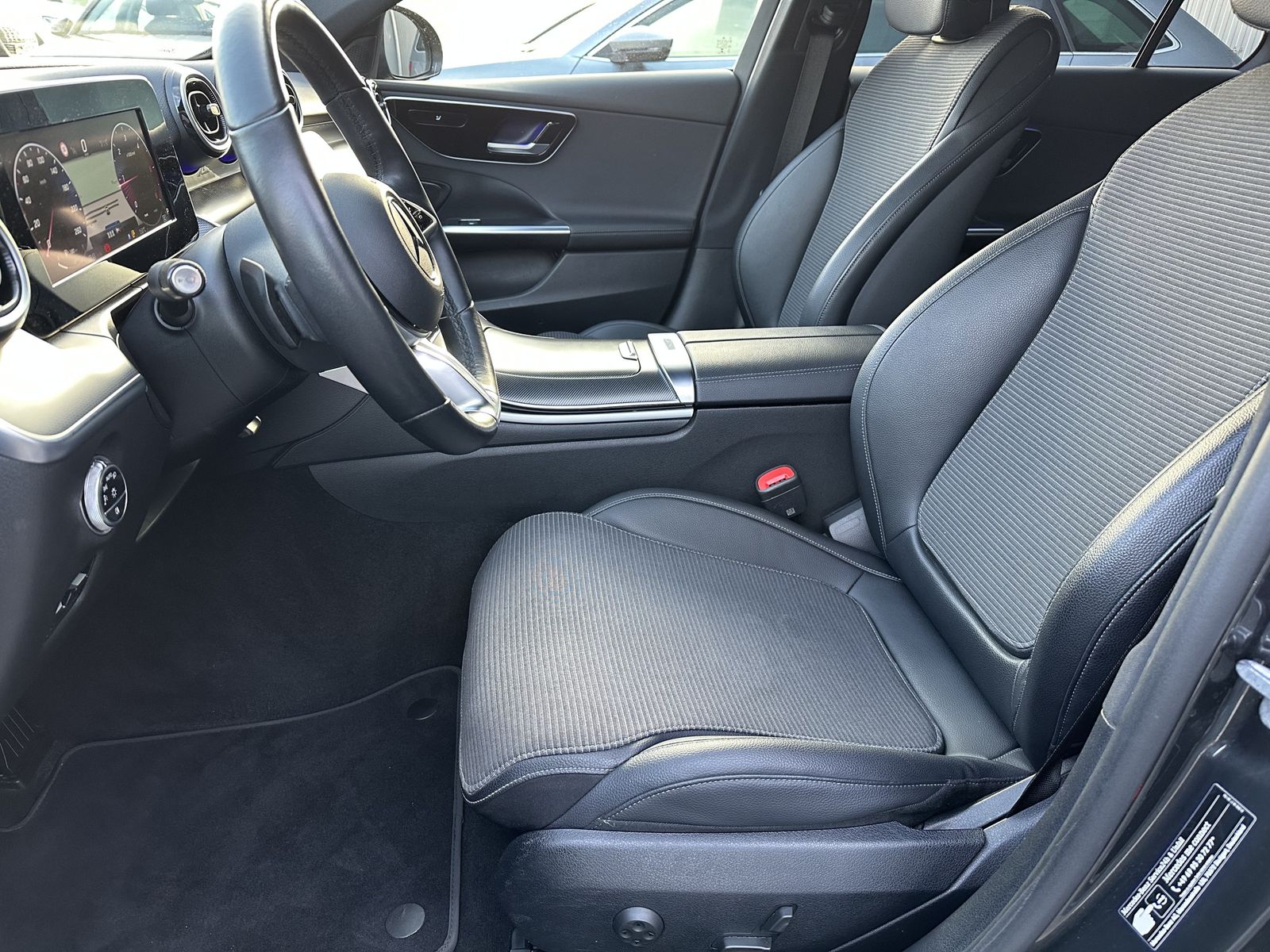 Fahrzeugabbildung Mercedes-Benz C 220d T Avantgarde NIGHT-PAKET+NAV+LED+KAM+17ZO