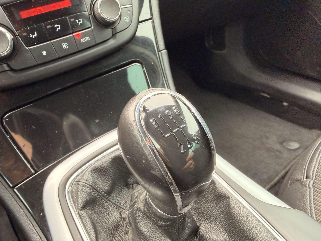 Opel Insignia 2010 — photo 16