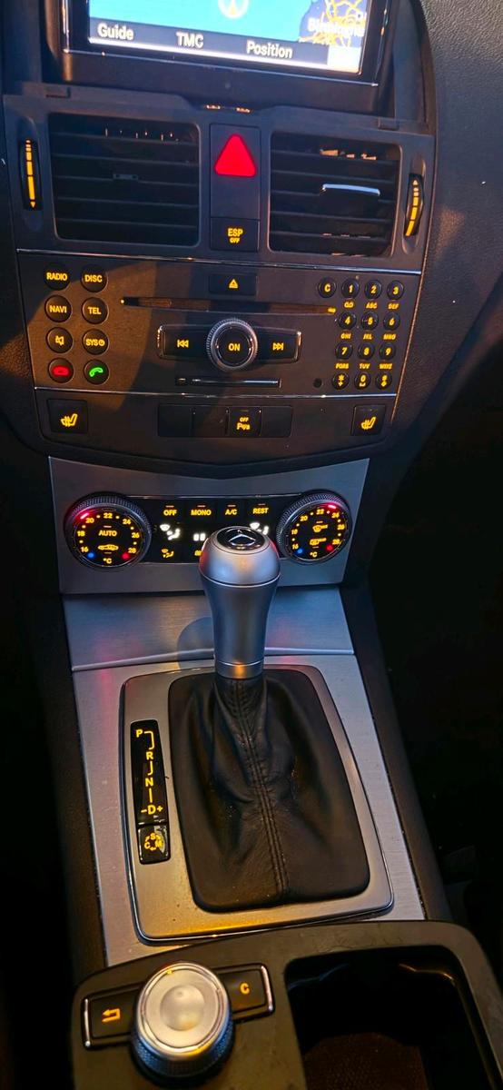 Mercedes-Benz  2009 — interior