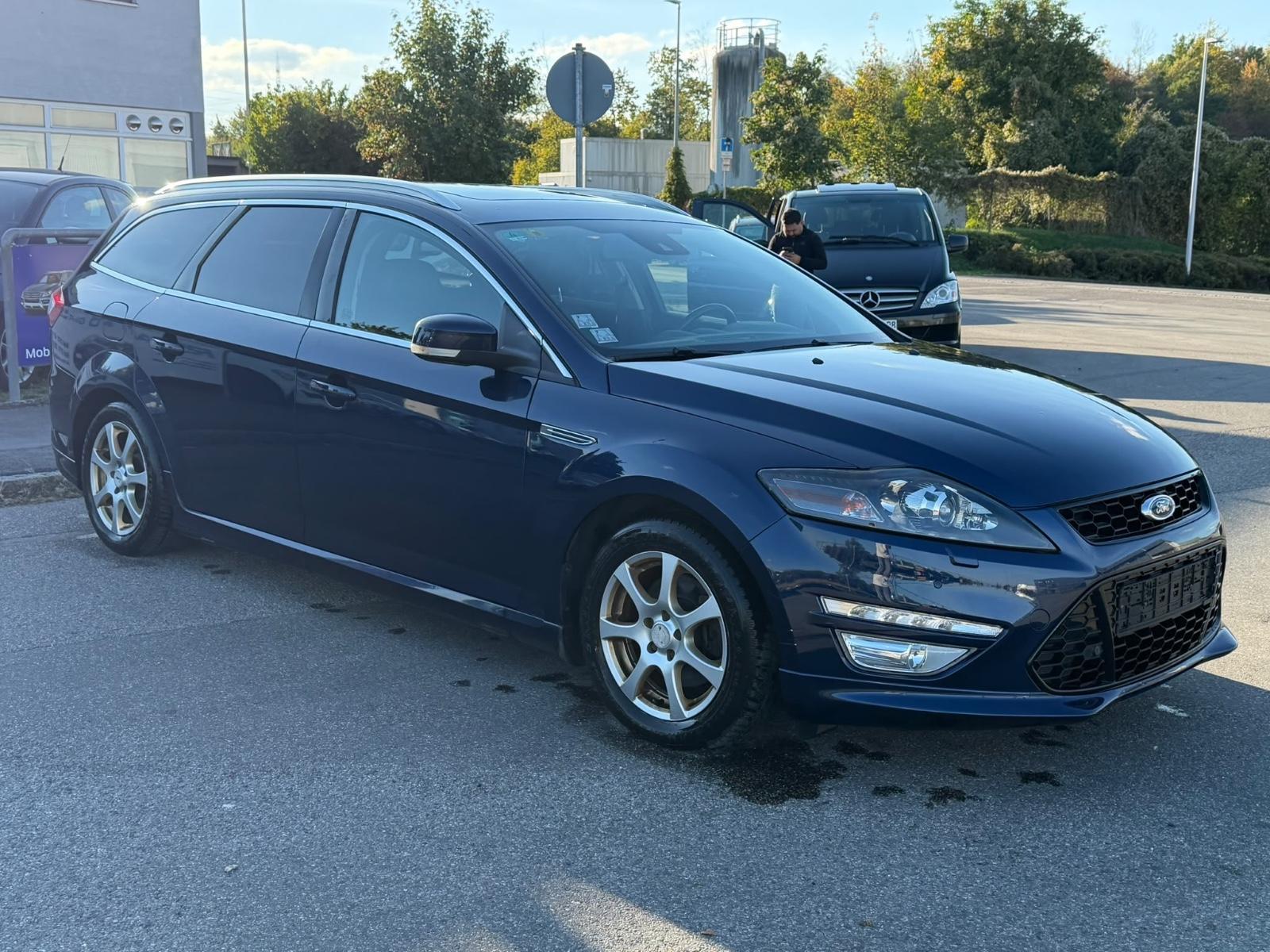 Ford Mondeo 2012 — interior