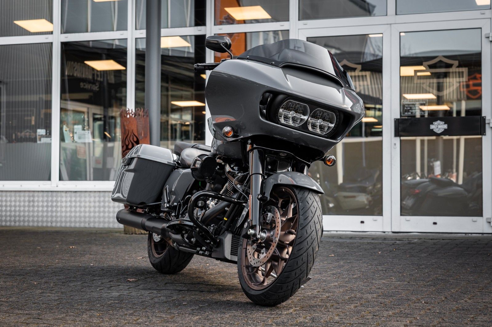 Fahrzeugabbildung Harley-Davidson FLTRXST Road Glide ST - Kesstech -