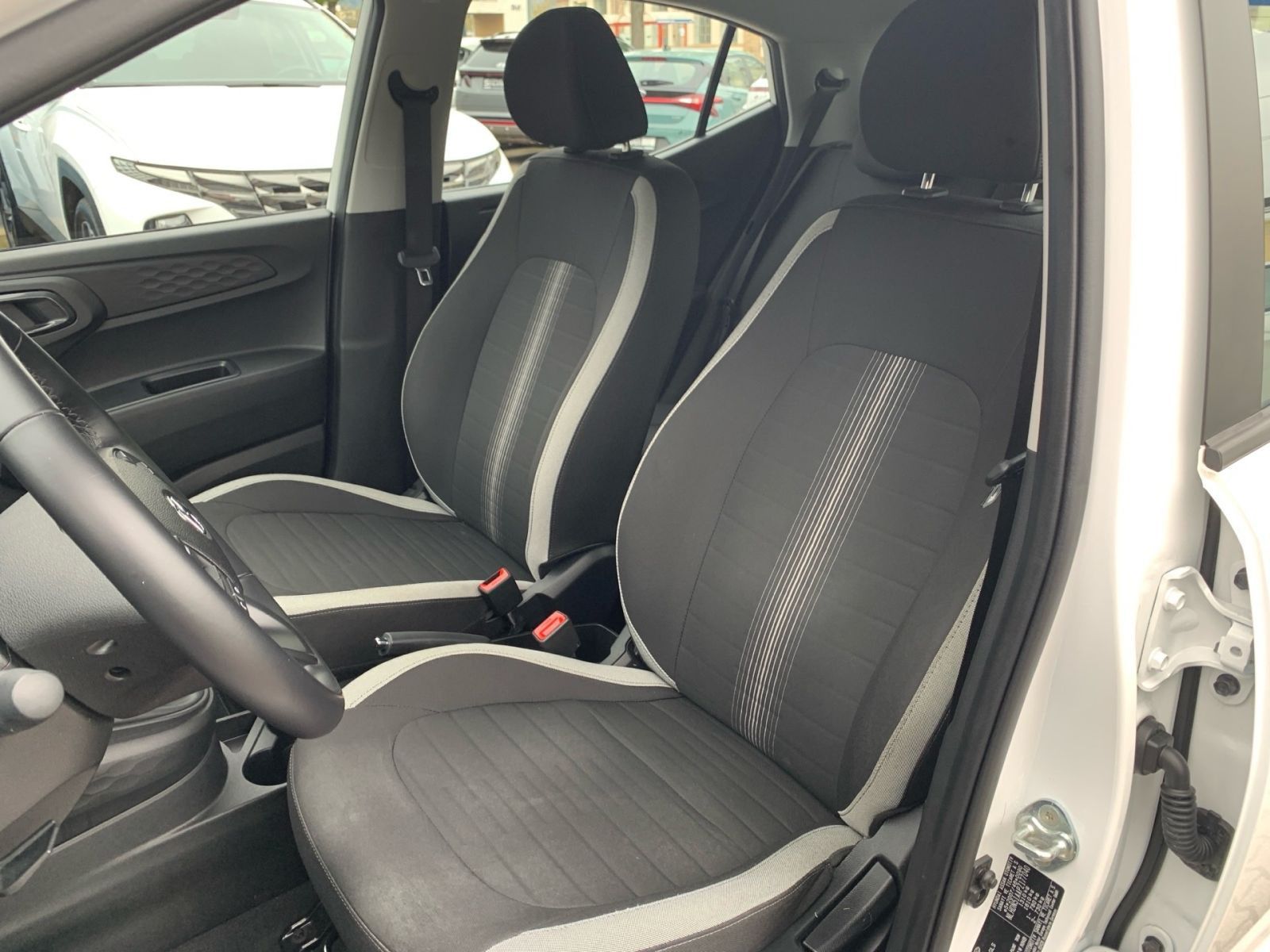 Fahrzeugabbildung Hyundai i10 1.0 Select 1 Hd Allwetter