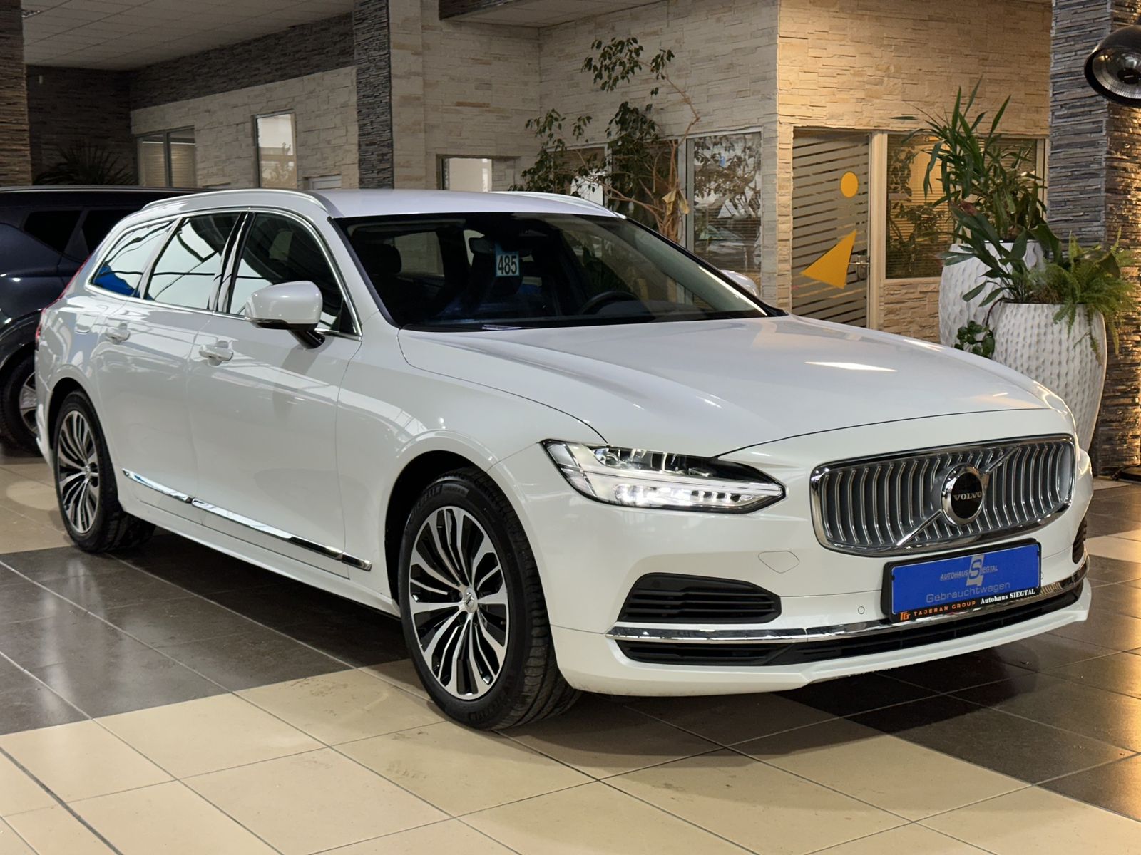 Volvo V90 Core Recharge Hybrid AWD Harman/Kardon Leder
