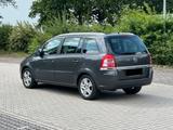 Opel Zafira B Family *7 Sitzer* *1.Hand* *SHZ* - Opel Zafira Gebrauchtwagen in Hannover