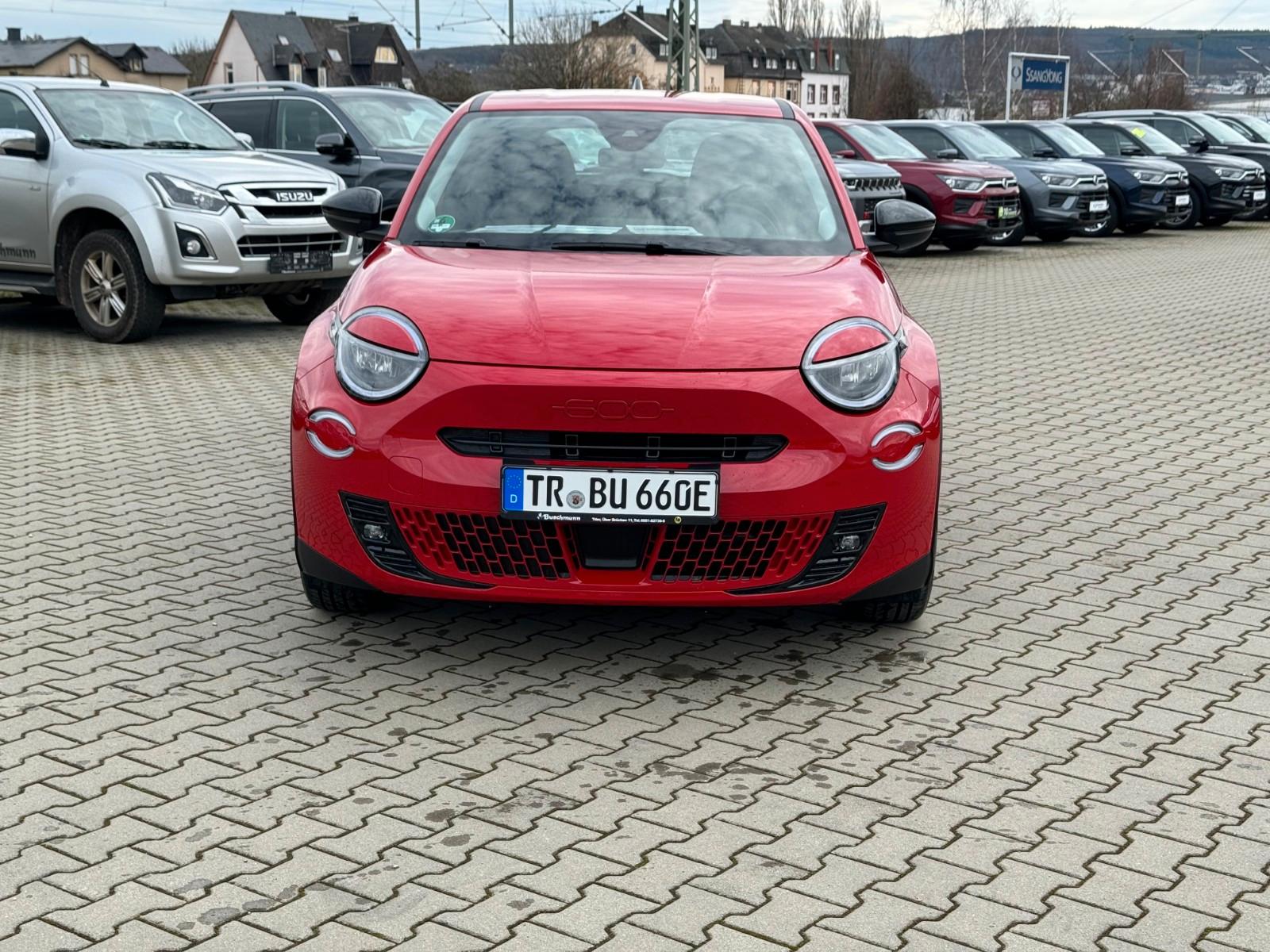 Fiat 600e Sondermodell RED 54 kWh Gratis Wallbox