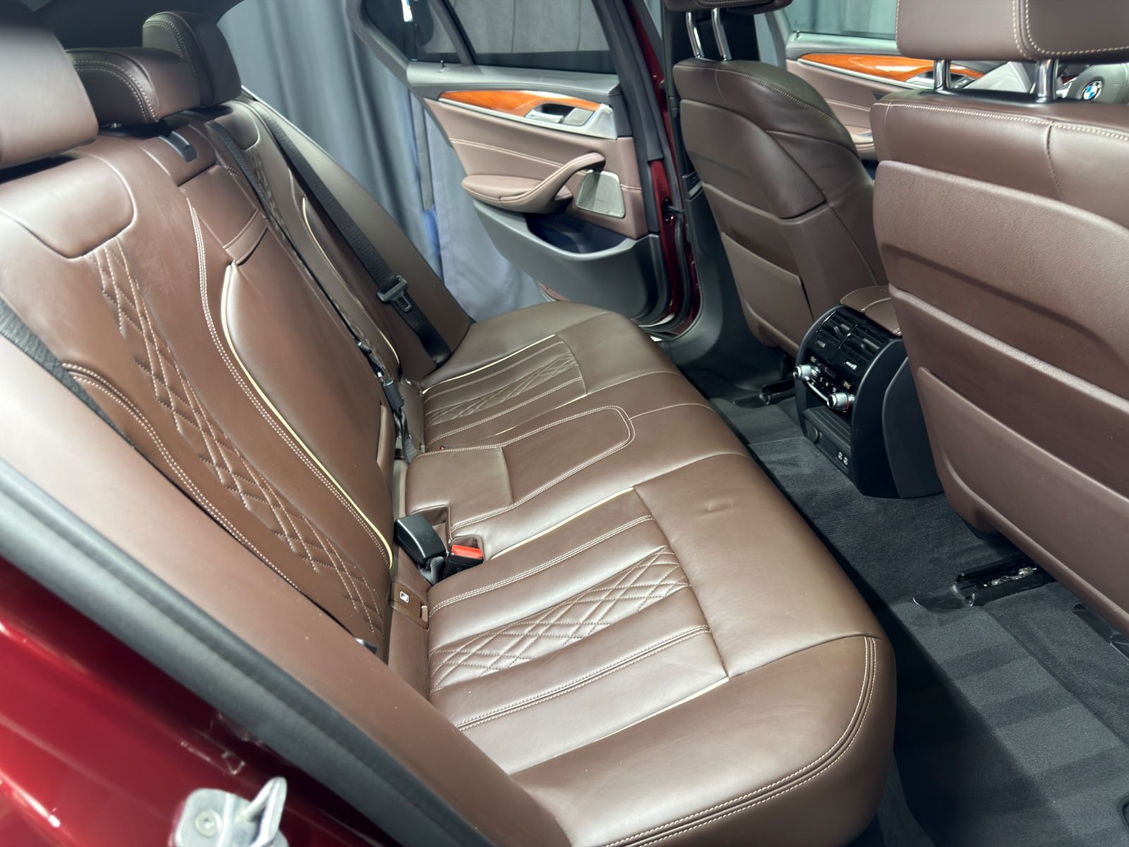 Fahrzeugabbildung BMW M550 i xDrive Limousine|INDIVIDUAL|LASER|H&K|HuD