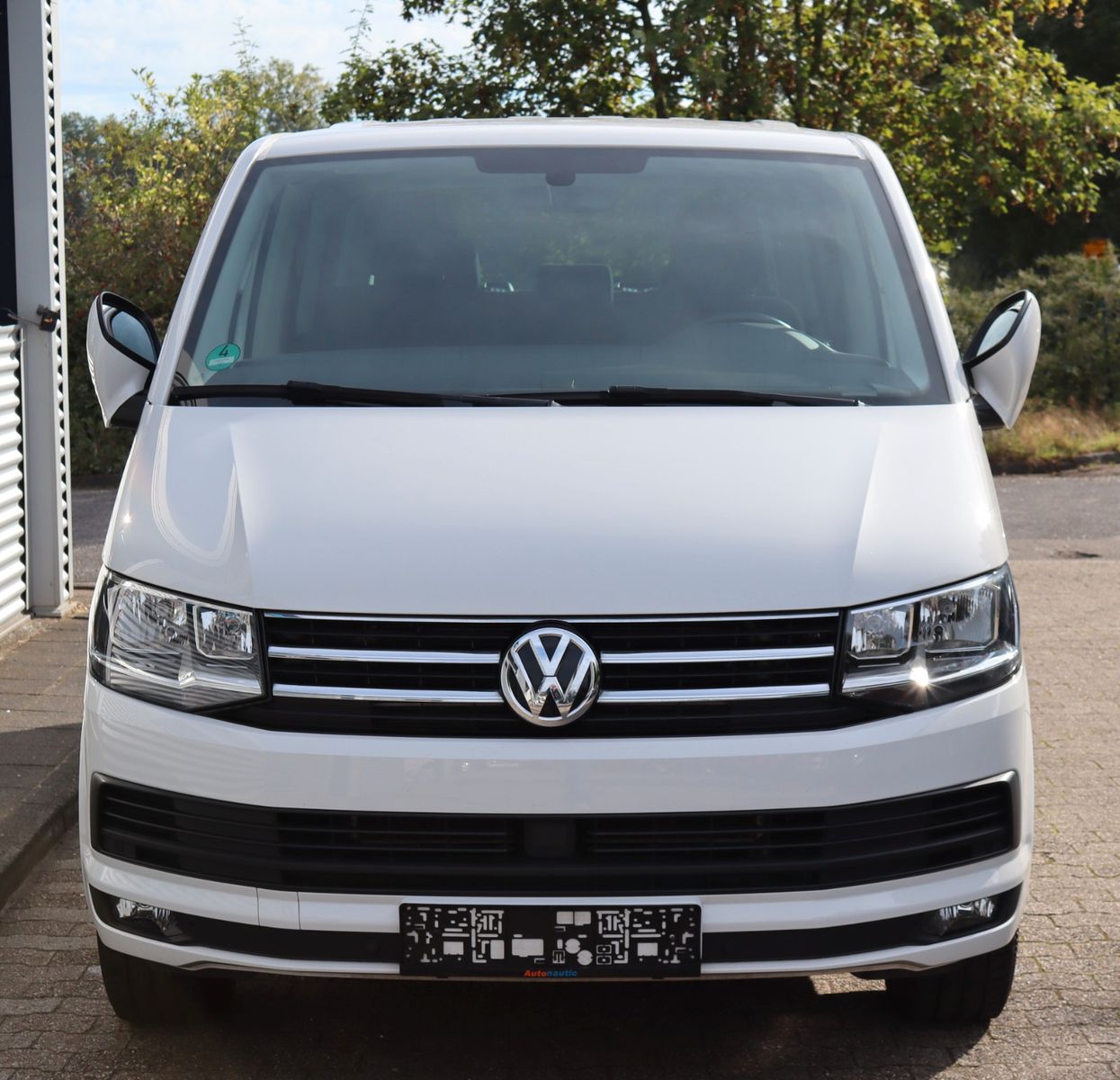 Fahrzeugabbildung Volkswagen T6 MULTIVAN 2.0TDI DSG NAVI KLIMAAUT ACC CAM ALU