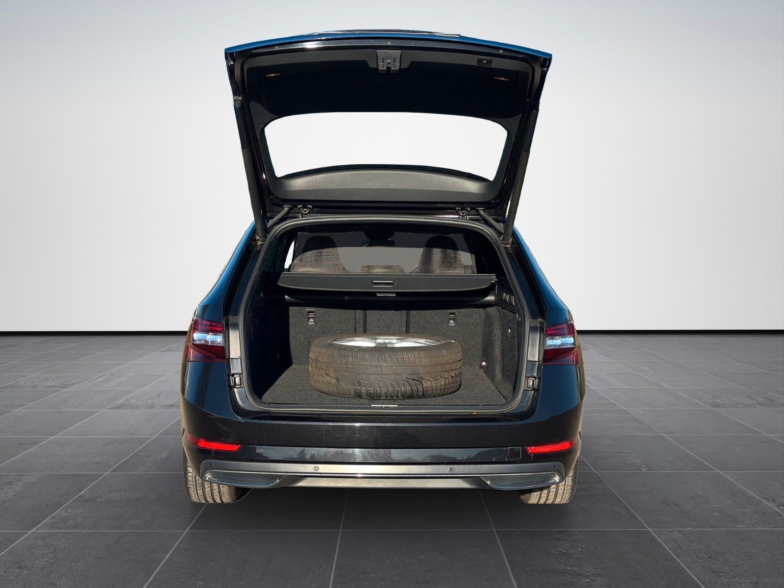 Fahrzeugabbildung SKODA SUPERB COMBI SPORTL 2.0TDI ACC MEMORY CANTON