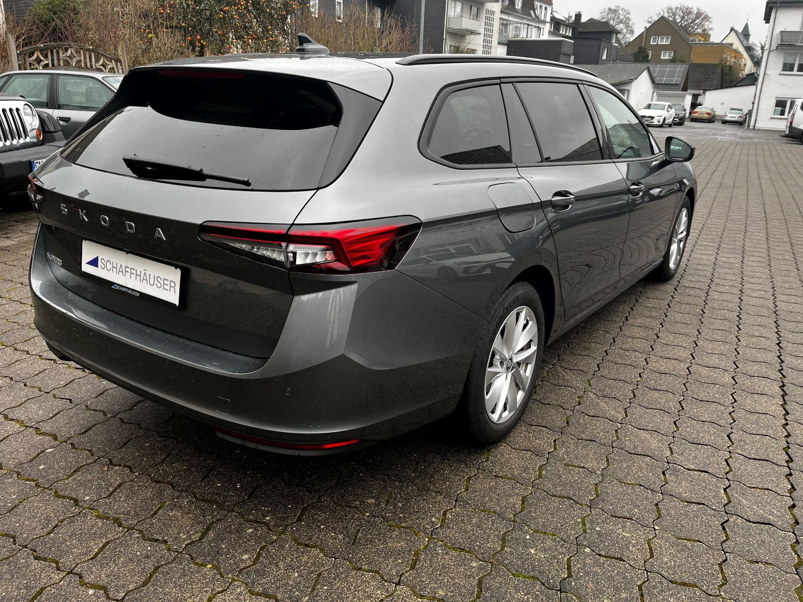 Fahrzeugabbildung SKODA Superb Combi 1.5 TSI NAV SHZ KAM PDC LED ALU DAB