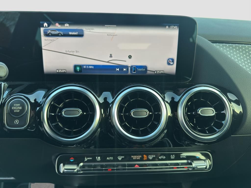 Fahrzeugabbildung Mercedes-Benz GLA 200 d LED*DISTRONIC*SpurH*elHeck*AHK*RFK*PDC