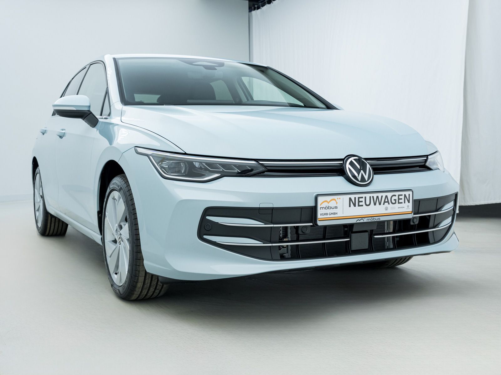 Volkswagen Golf VIII 1.5 eTSI Style DSG IQ-LIGHT NAV RFK AC foto 4
