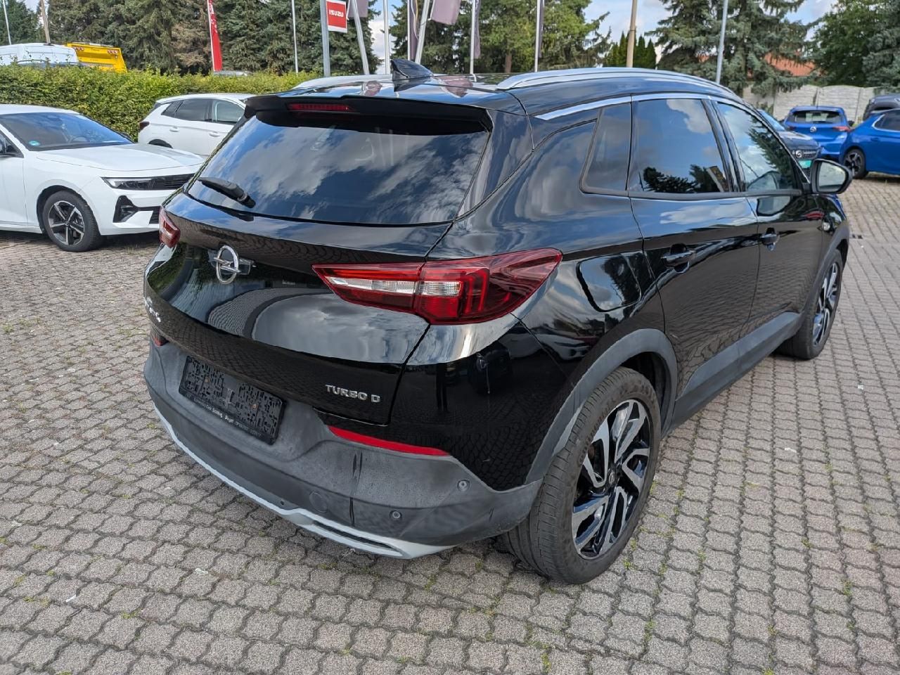 Fahrzeugabbildung Opel Grandland 1.6D Ultimate AT8 incl. WKR