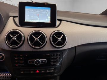 Mercedes B 220 - 12