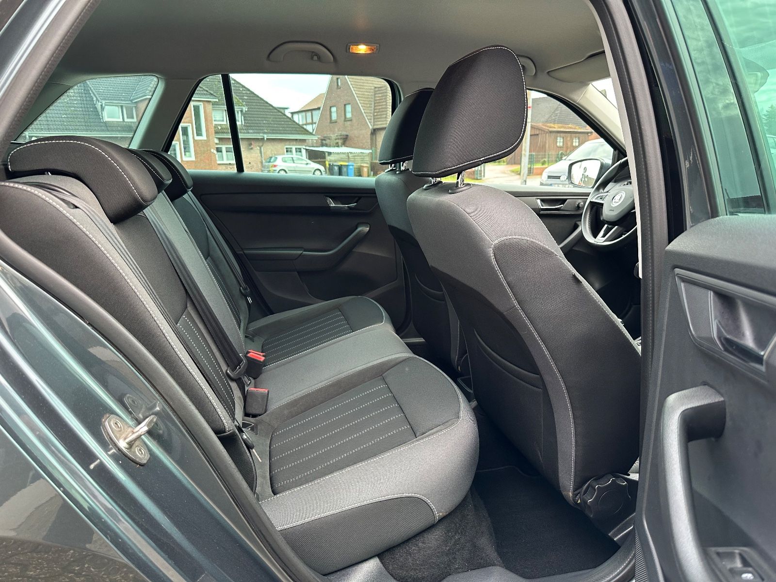 Fahrzeugabbildung SKODA Fabia Combi 1.0 TSI Style SHZG/EPH/Carplay