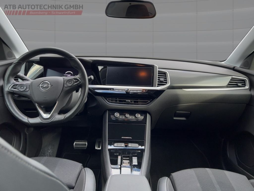 Fahrzeugabbildung Opel Grandland GS AUTOMATIK ALLWETTER WINTERPAKET