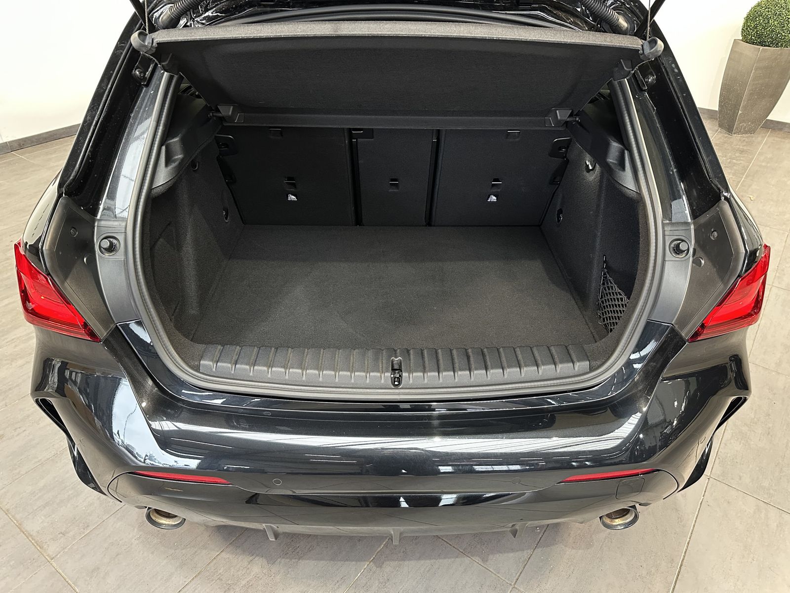 Fahrzeugabbildung BMW 120d xDrive M-Sport NAV+LED+KAMERA+HIFI+18ZO+PP