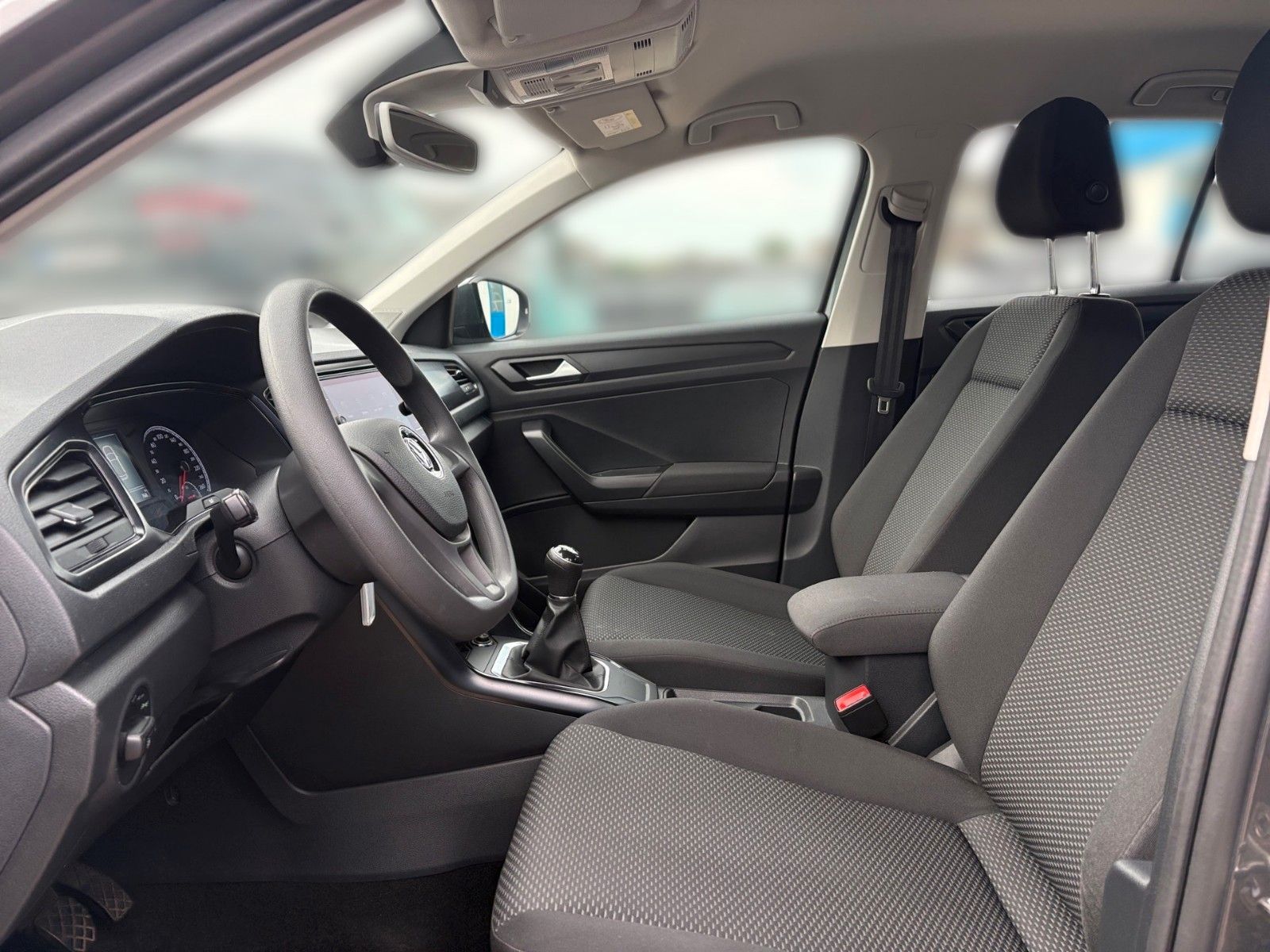 Fahrzeugabbildung Volkswagen T-Roc *Ganzjahresreifen*